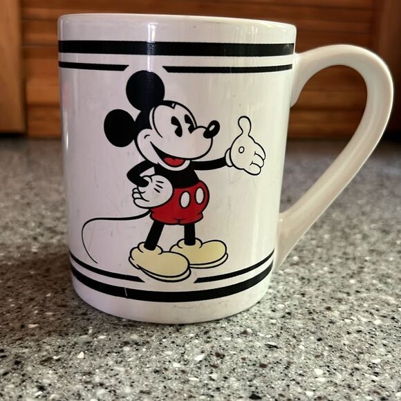 Gibson Disney Vintage Mickey Mouse 12 oz Mug - Picture 4 of 6